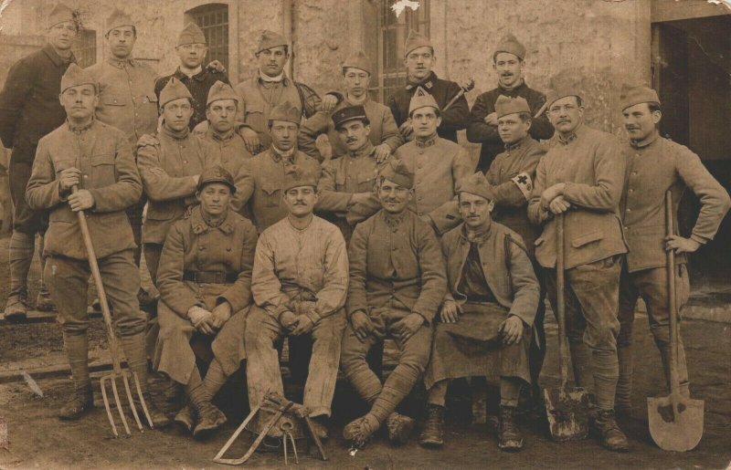 World War 1 Soldiers Group Portrait Military Vintage RPPC 04.02 