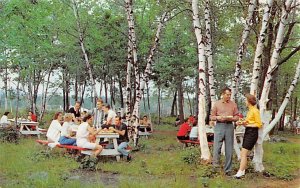 Outdoor Picnic Mount Airy Lodge - Pocono Mountains, Pennsylvania PA Postcard