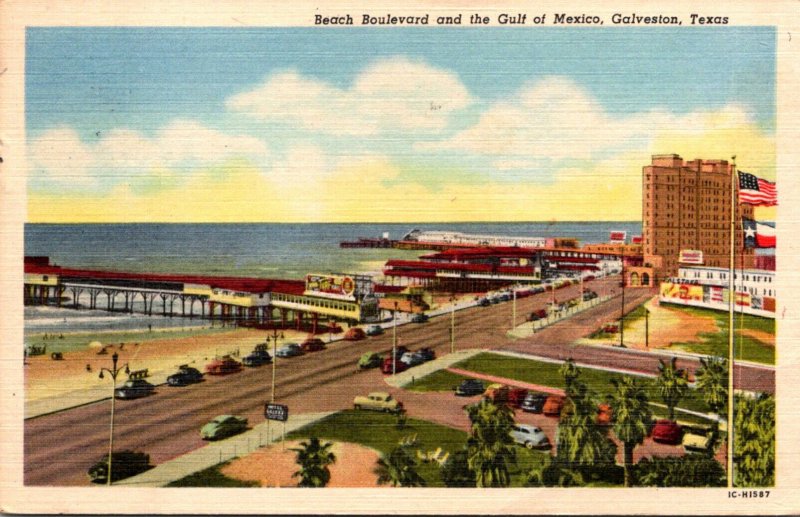 Texas Galveston Beach Boulevard and The Gulf Of Mexico 1958 Curteich