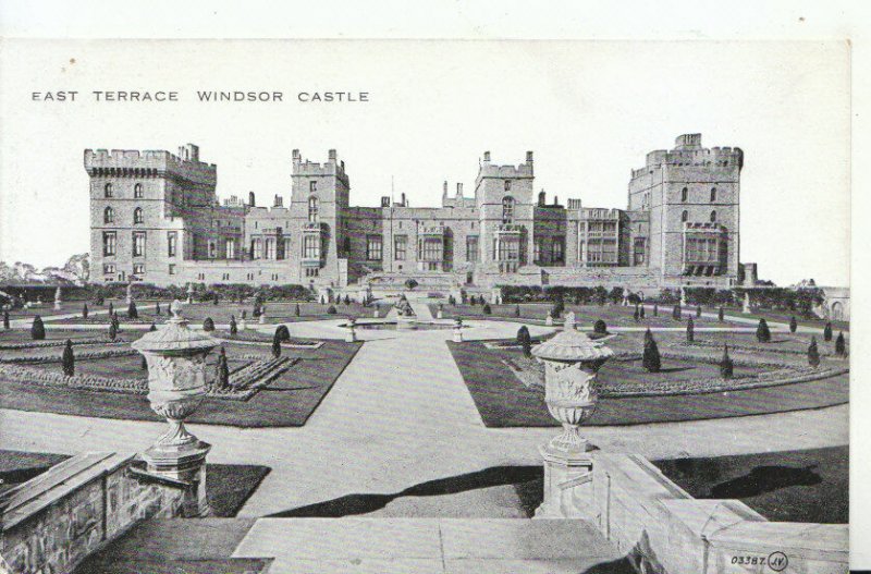 Berkshire Postcard - East Terrace - Windsor Castle - Ref 16212A