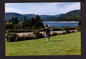 NS Piper Bagpipes Keltic Lodge Ingonish Cape Breton Nova Scotia Carte Postale