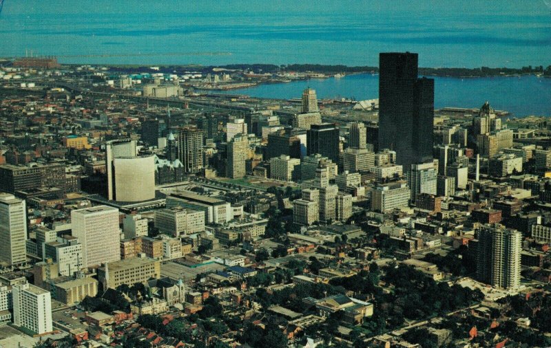 USA Sunset in an Active City looking over Lake Ontario 03.78