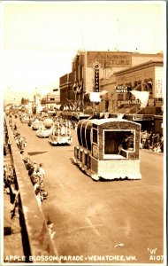 RPPC Apple Blossom Parade Wenatchee Washington WA UNP Postcard VI A107