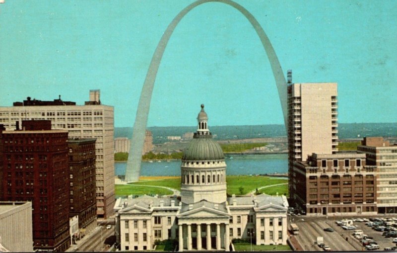 Missouri St Louis Gateway Arch and Old Court House 1969
