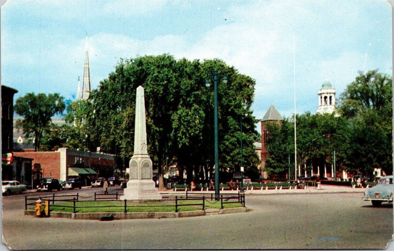 Monument Square Leominster Massachusetts MA Postcard VTG UNP Dexter Vintage 