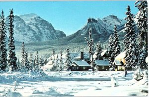 Postcard HOTEL SCENE Lake Louise Alberta AB AI8454
