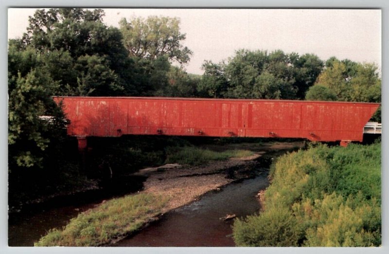 Winterset Iowa Holliwell Covered Bridge Postcard D30