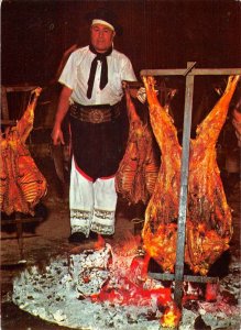 US4093 Gauchos Asador Criollo Man Cooking Meat Postcard  food recipe