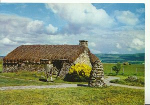 Scotland Postcard - Old Leanach Cottage, Culloden Moor, Inverness-shire - 19767A