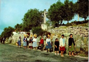 CONTINENTAL SIZE POSTCARD FATIMA PORTUGAL PEOPLE SCENE