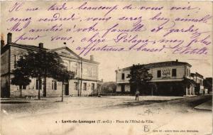 CPA LAVIT-de-LOMAGNE Place de l'Hotel-de-VILLE (614901)