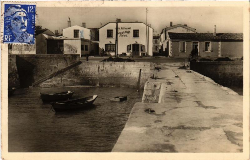 CPA ILE-de-RÉ - Rivedoux-Plage - Un Coin du Port (480686)