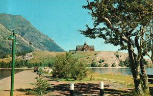 Vintage Postcard Waterton Lakes Alberta Canada The Prince of Wales Hotel