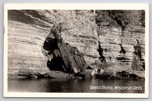 Wisconsin Dells Grand Piano RPPC Postcard V26