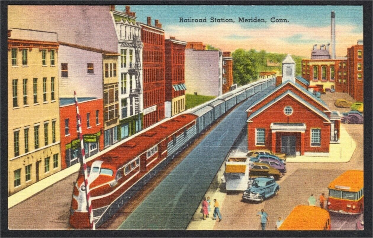 Meriden CT New Haven Railroad Streamliner at Station Linen Postcard