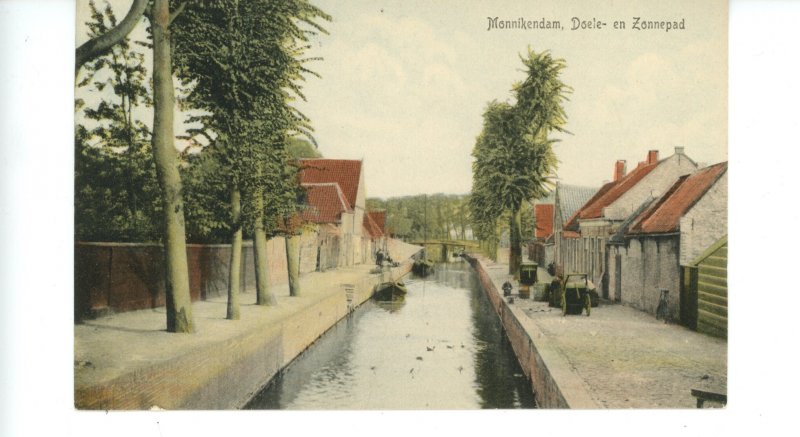 Netherlands - Monnikendam. Canal & Sunny Path