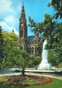 VINTAGE CONTINENTAL SIZE POSTCARD TOWN HALL OF VIENNA AUSTRIA (MOZART)