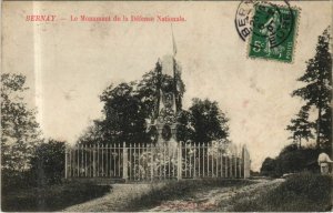 CPA BERNAY Le Monument de la Defense Nationale (1160983)