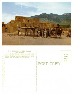 Tourists at Taos Pueblo, New Mexico 8014