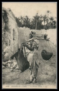 North  Africa Vintage Unused Postcard Un Porteur d'Eau Water Carrier