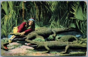 WHITE TIGER w/ ALLIGATORS SOUTH BEACH FLORIDA1909 ANTIQUE POSTCARD