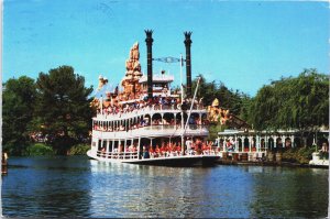 Disneyland Gatherin' Steam the Mark Twain Vintage Postcard BS.28