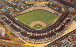 WRIGLEY FIELD CHICAGO ILLINOIS BASEBALL POSTCARD (1940s)