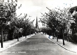 VINTAGE CONTINENTAL SIZE POSTCARD STREET SCENE VOORBURG HOLLAND REAL PHOTO 1950s