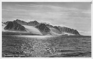B92322 fra magdalene bay svalbard  norway