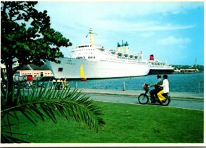 Bermuda Cruise Ships In Hamilton Harbour