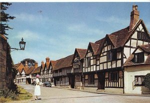 Warwickshire Postcard - Mill Street - Warwick   A8218