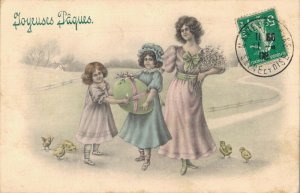 Happy Easter Vienna Style Lady With Her Kids With Huge Easter Egg Postcard 03.34