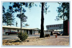 1957 Suwannee Motel, South City Limits Folkston Georgia GA Postcard