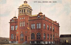 MOOSE JAW SASKATCHEWAN CANADA CITY HALL~WARWICK BROS & RUTTER PUB POSTCARD 1910s