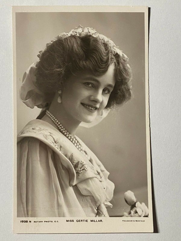 UNUSED VINTAGE REAL PHOTO POSTCARD - MISS GERTIE MILLAR (KK2271)