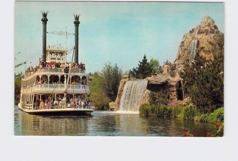 VINTAGE POSTCARD DISNEYLAND FRONTIERLAND MARK TWAIN STEAMBOAT #8