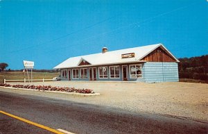 Farmington Maine Cross Restaurant, Photochrome Vintage Postcard U13103