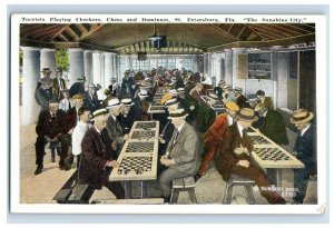 1915-20s Tourists Playing Chess, St. Petersberg, Fla. Postcard F125E