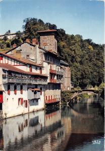 BR8512 Saint Jean Pied de Port vieille maison sur la Nive  france