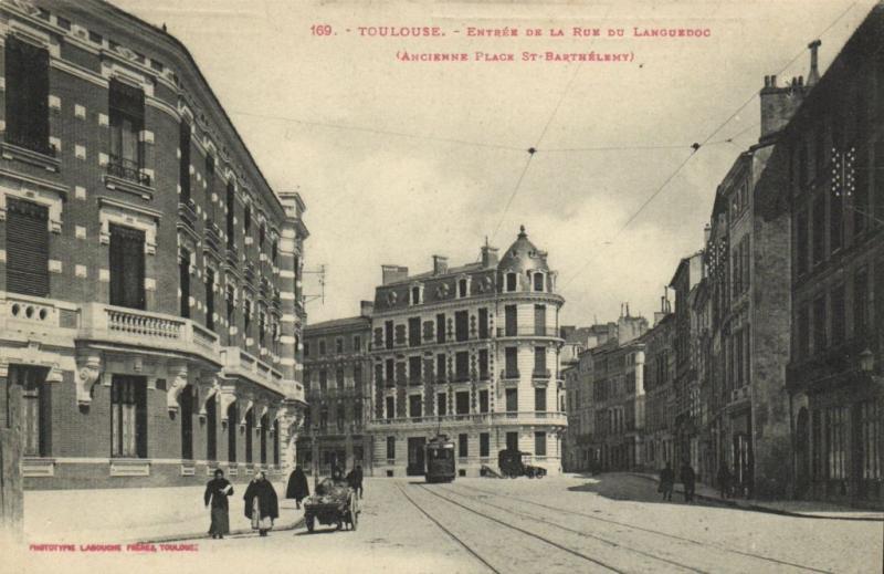 CPA TOULOUSE - Entrée de la Rue du Languedoc (142785)