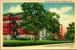 Davenport High School Building Davenport Iowa IA UNP Linen Postcard