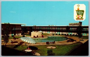 San Antonio Texas 1960s Postcard Holiday Inn Motel Northwest Swimming Pool