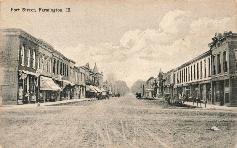 Farmington IL Fort Street Storefronts Horse & Wagons, Postcard