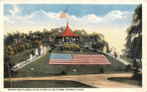 DETROIT, MI Michigan  MOUNT & FLORAL AMERICAN FLAG Belle Isle  c1920's Postcard