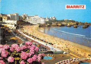 BT4875 La plage et les casinos car voiture Biarritz France