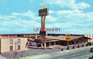 TOWN HOUSE MOTOR HOTEL 8th and Santa Fe Avenue PUEBLO, CO.