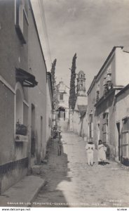 RP: CUERNAVACA , Mexico , 20-30s ; Calle de los Tepetates