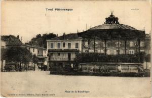 CPA TOUL - Place de la Republique (386034)