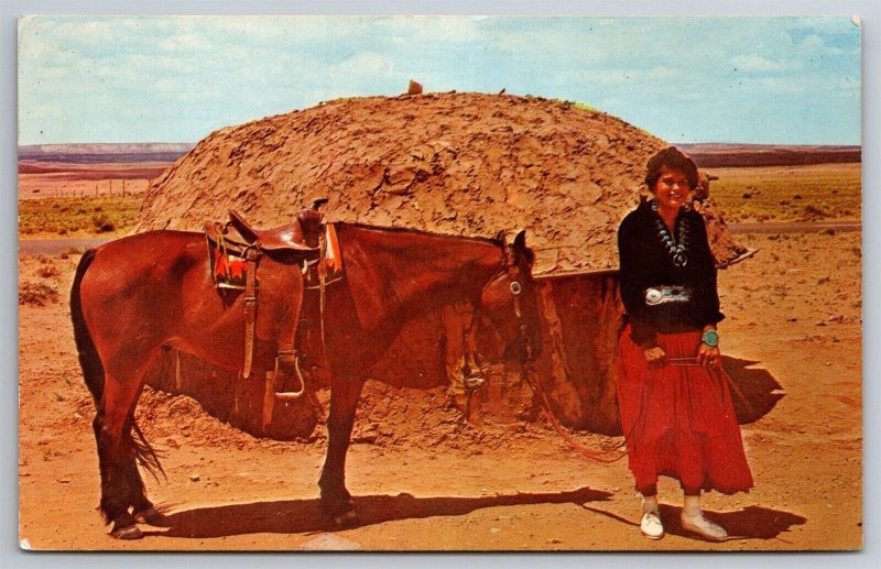 Navajo Maiden Pony Hogan Mud Hut Northern AZ Postcard L12