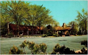 Skokie, Illinois - Dine at Elliott's Pine Long - 1950s